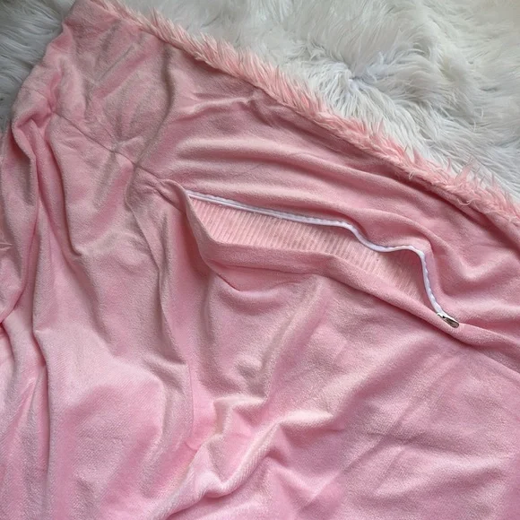 🎀 Full Sized Fuzzy Pink Duvet Cover & 2 Matching Pillowcase Shams - Picture 5 of 5